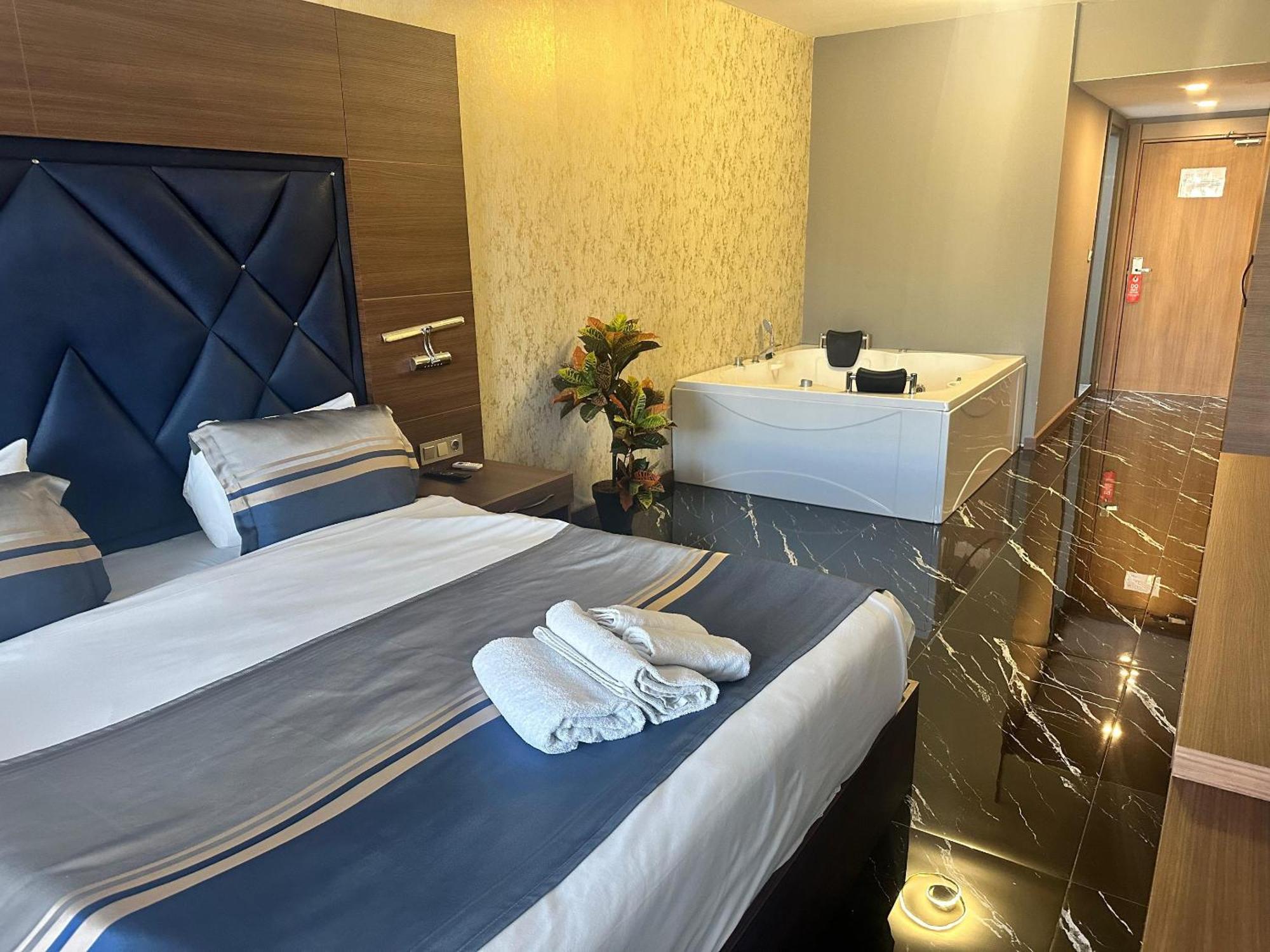 Grand Salizze Hotel Kestel  Buitenkant foto